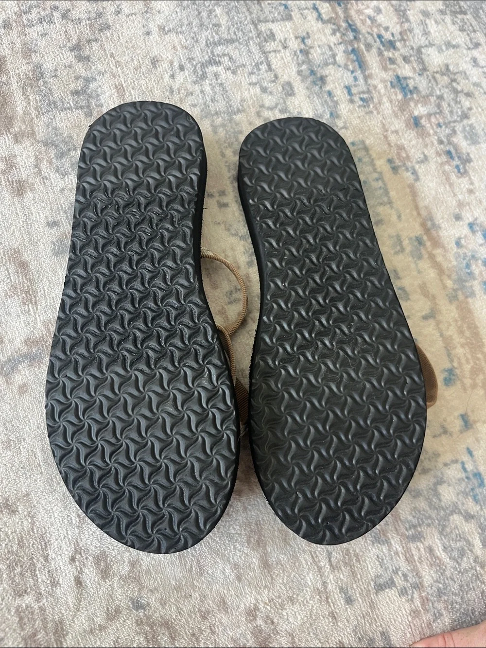 Teva Women's Olowahu Flip-Flop - Picture 4 of 7